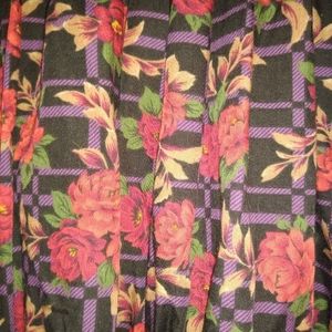 Ladies Front Flat Pleated Floral Skirt